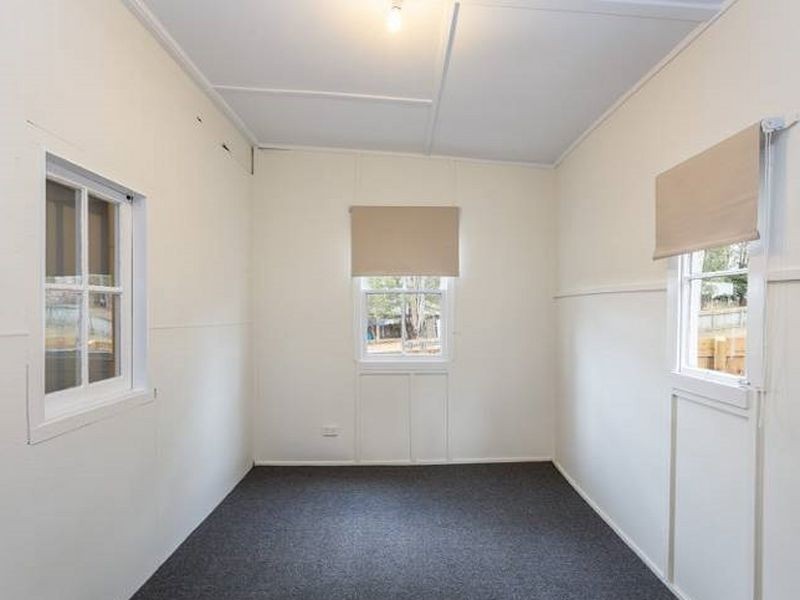 32 Dixon St, Wulkuraka QLD 4305