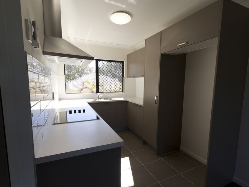 4/166 Blackstone Rd, Silkstone QLD 4304