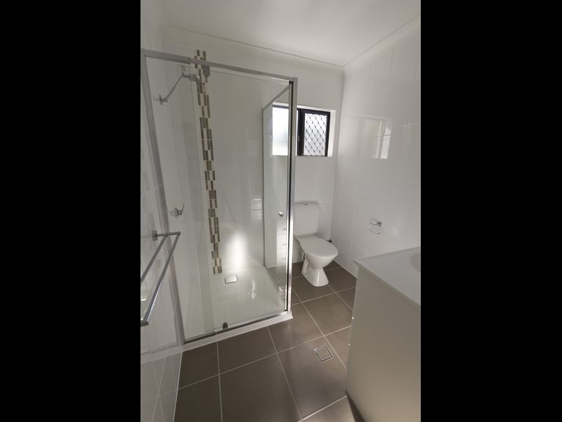 4/166 Blackstone Rd, Silkstone QLD 4304