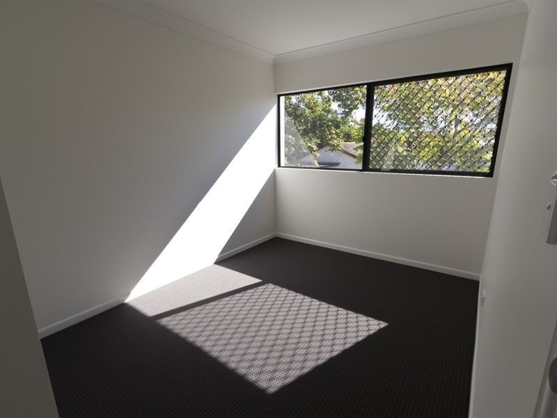 4/166 Blackstone Rd, Silkstone QLD 4304