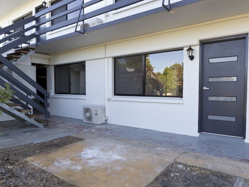 1/166 Blackstone Rd, Silkstone QLD 4304