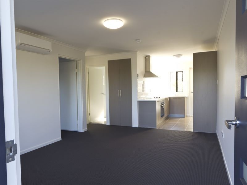 1/166 Blackstone Rd, Silkstone QLD 4304