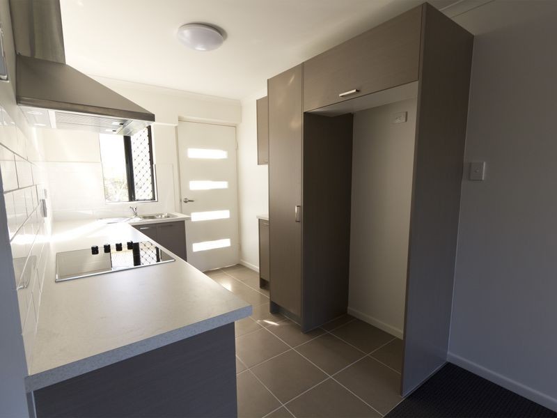 1/166 Blackstone Rd, Silkstone QLD 4304