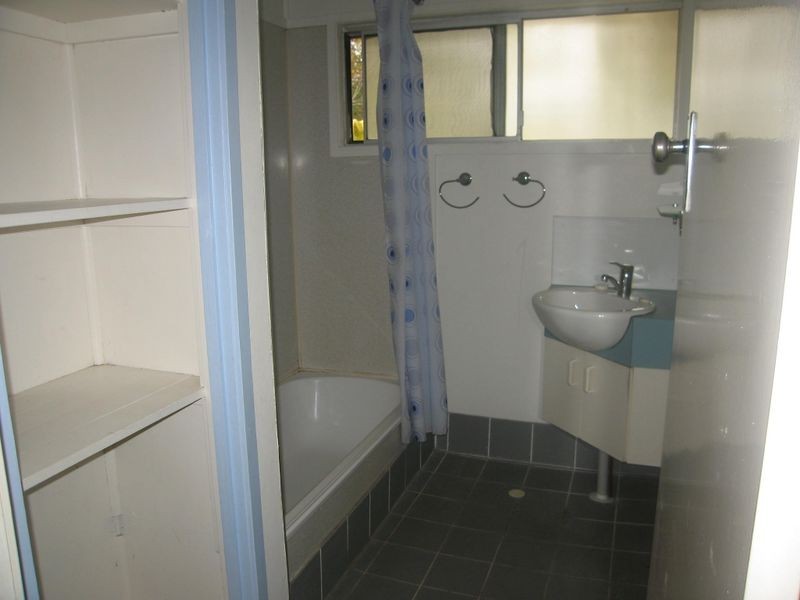 21 Pickering st, Riverview QLD 4303