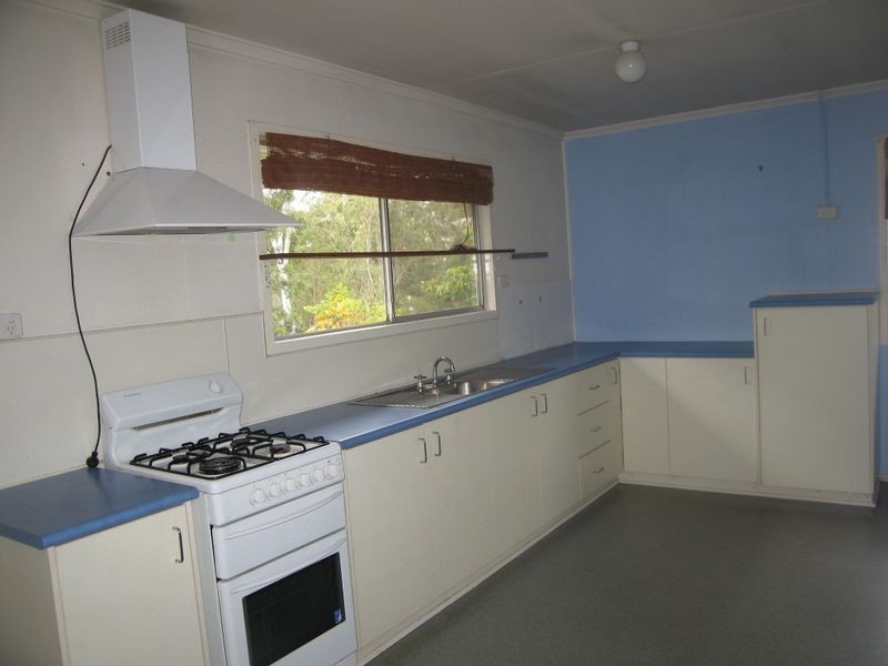 21 Pickering st, Riverview QLD 4303