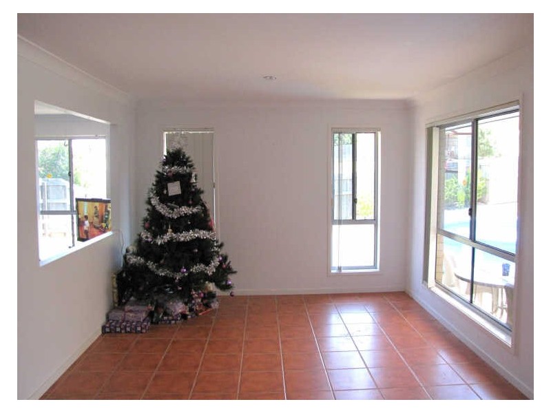 16 Sutherland Crescent, Goodna QLD 4300