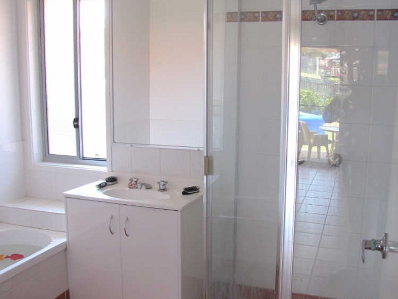 16 Sutherland Crescent, Goodna QLD 4300