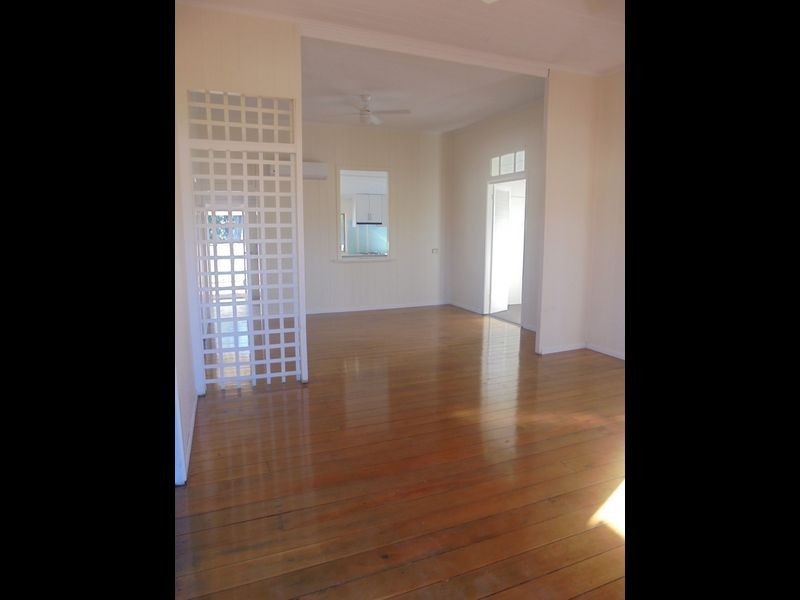 3 Edward Street, One Mile QLD 4305