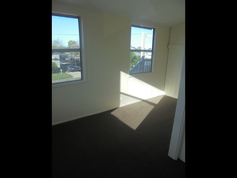 3 Edward Street, One Mile QLD 4305