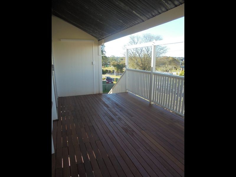 3 Edward Street, One Mile QLD 4305