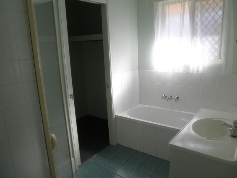 21 Lyrebird Lane, Bellbird Park QLD 4300