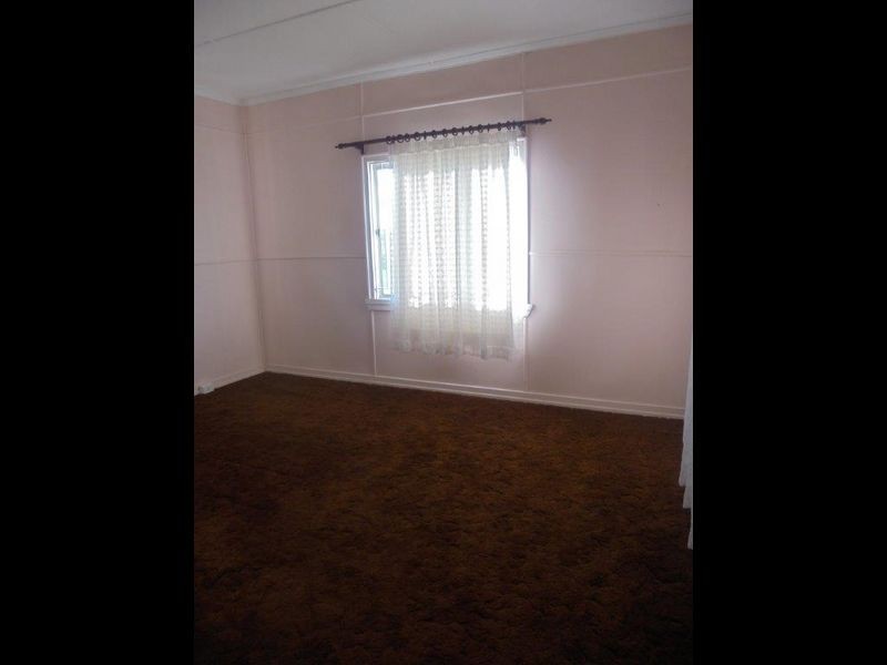 2 Soudan Street, North Booval QLD 4304