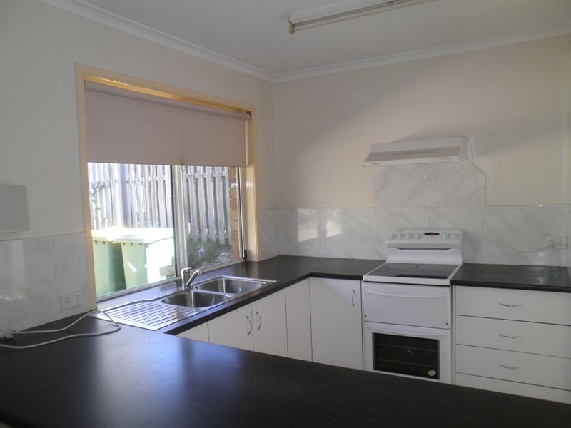 1/6 Mooney Close, Goodna QLD 4300