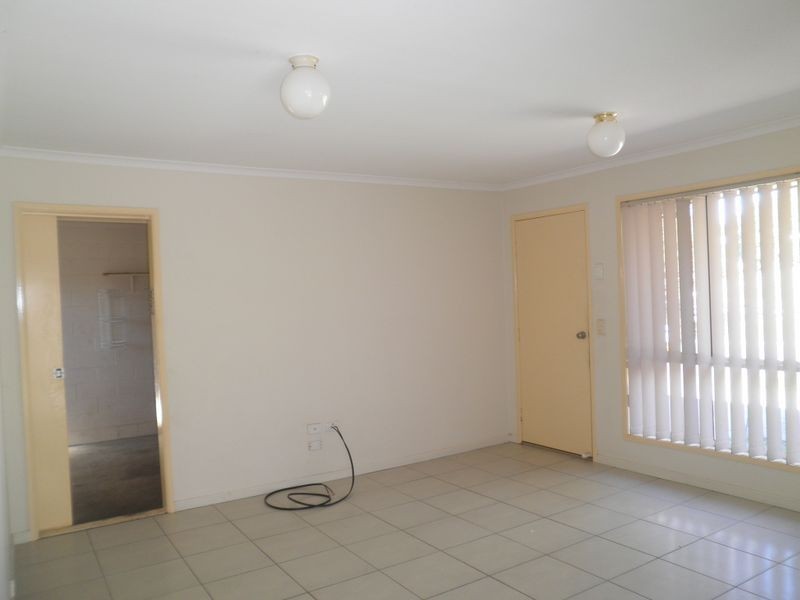 1/6 Mooney Close, Goodna QLD 4300
