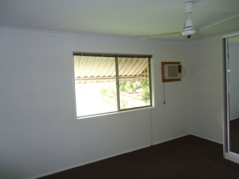 11 Gibbs St, Churchill QLD 4305