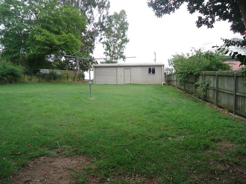 11 Gibbs St, Churchill QLD 4305