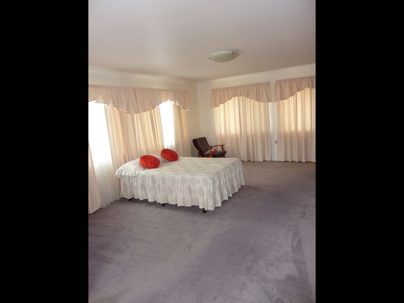 5 Eleanor Court, Camira QLD 4300