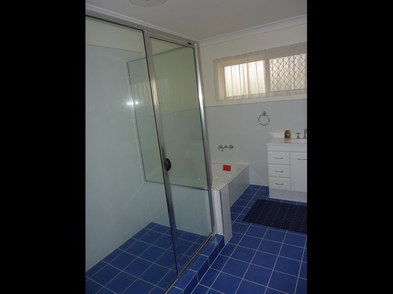 5 Eleanor Court, Camira QLD 4300