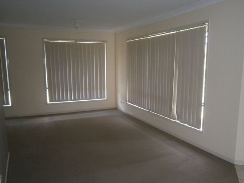 14 Dornoch Crescent, Raceview QLD 4305