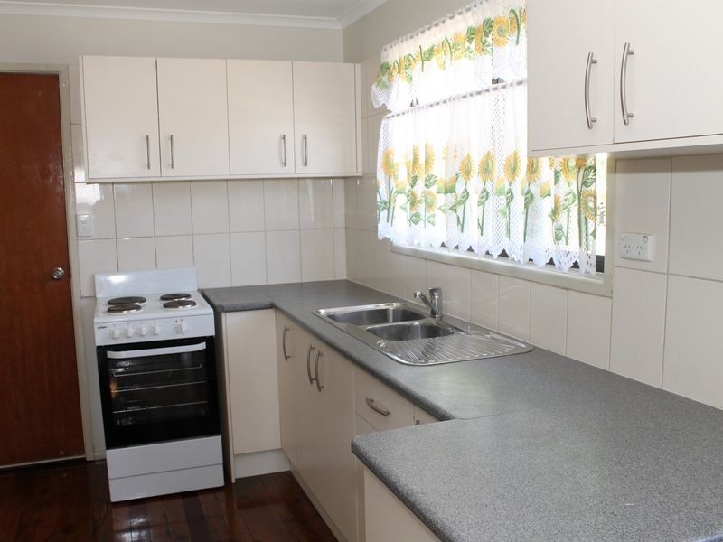 49a Omar st, West Ipswich QLD 4305