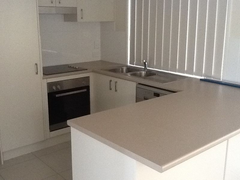 2/4 Gibbs St, Churchill QLD 4305