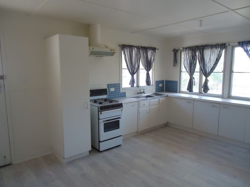 2 Baillieston st, Leichhardt QLD 4305