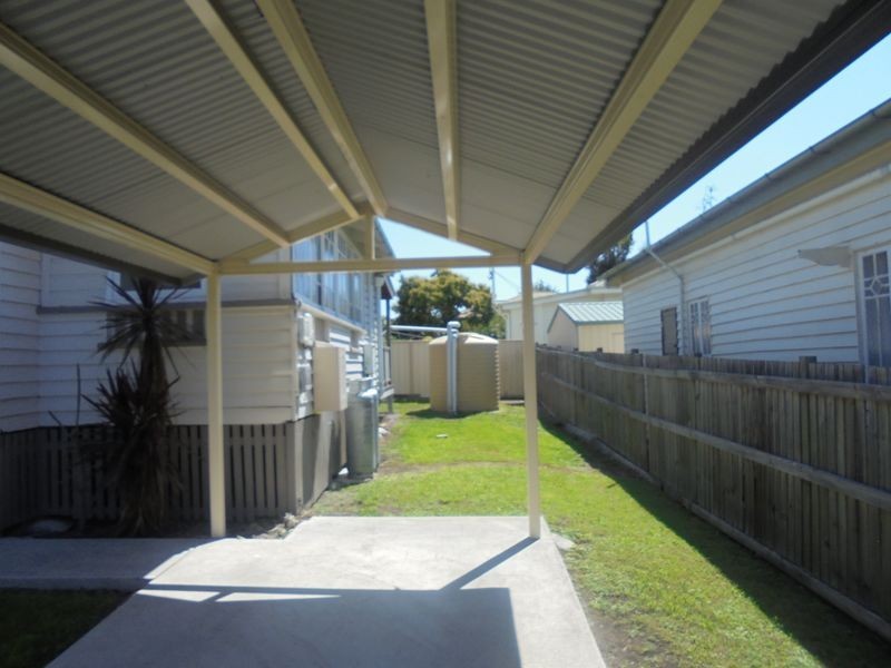 38 George St, Silkstone QLD 4304