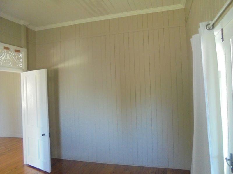 38 George St, Silkstone QLD 4304
