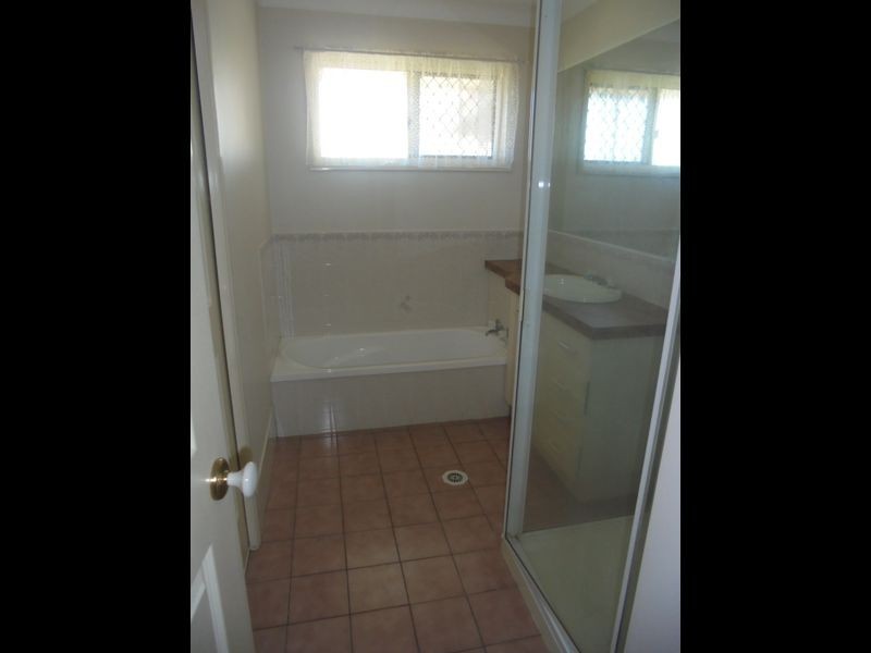 1 Redwood Place, Yamanto QLD 4305