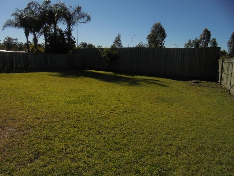 1 Redwood Place, Yamanto QLD 4305