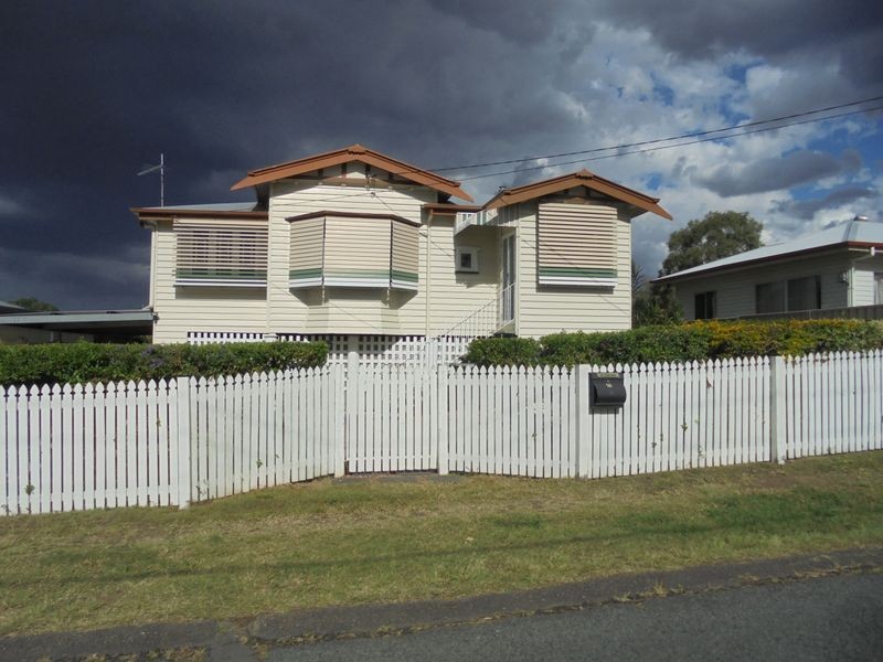 8 McGrath Lane, Booval QLD 4304