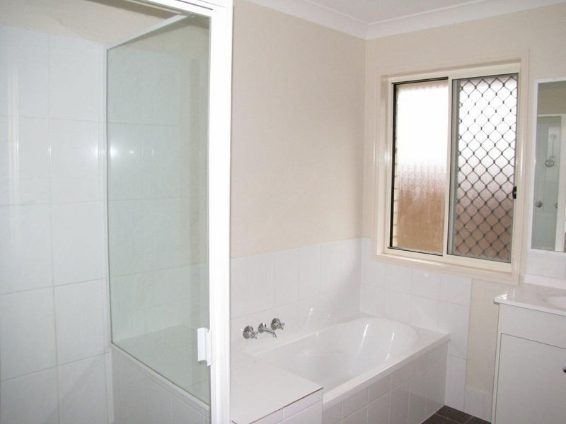 3 Barker Close, Goodna QLD 4300