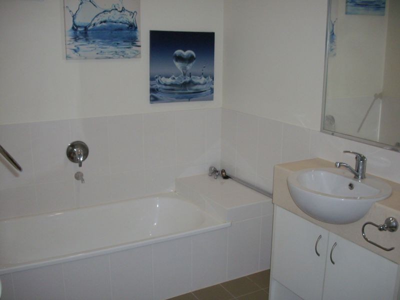 15/8 Rosegum Place, Redbank Plains QLD 4301
