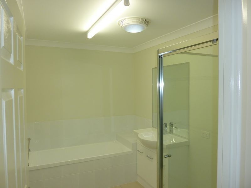 1/74 Jones Road, Bellbird Park QLD 4300