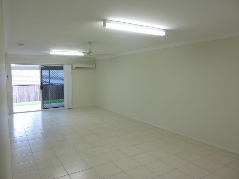 1/74 Jones Road, Bellbird Park QLD 4300