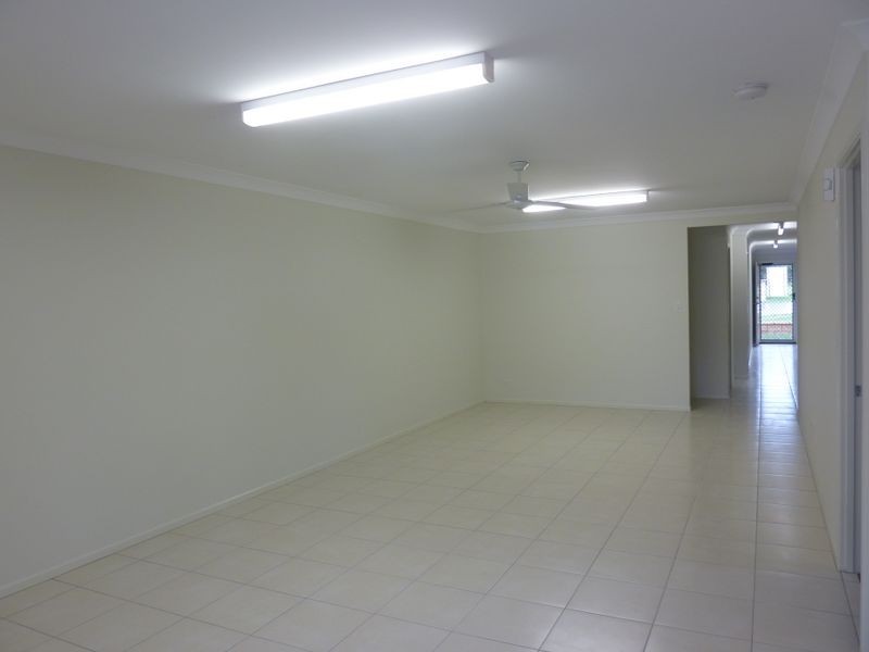 1/76A Jones Road, Bellbird Park QLD 4300