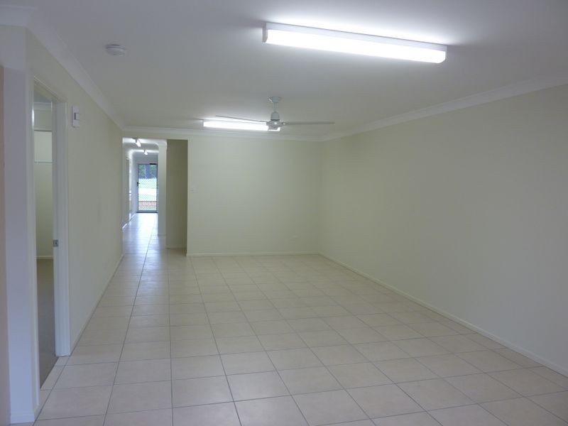 2/76A Jones Road, Bellbird Park QLD 4300