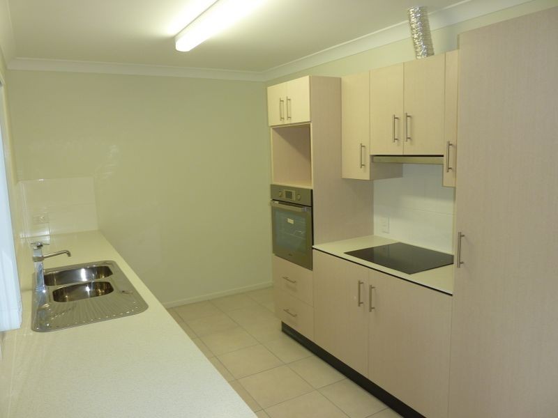 2/76A Jones Road, Bellbird Park QLD 4300