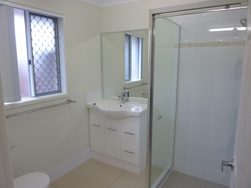 2/76A Jones Road, Bellbird Park QLD 4300