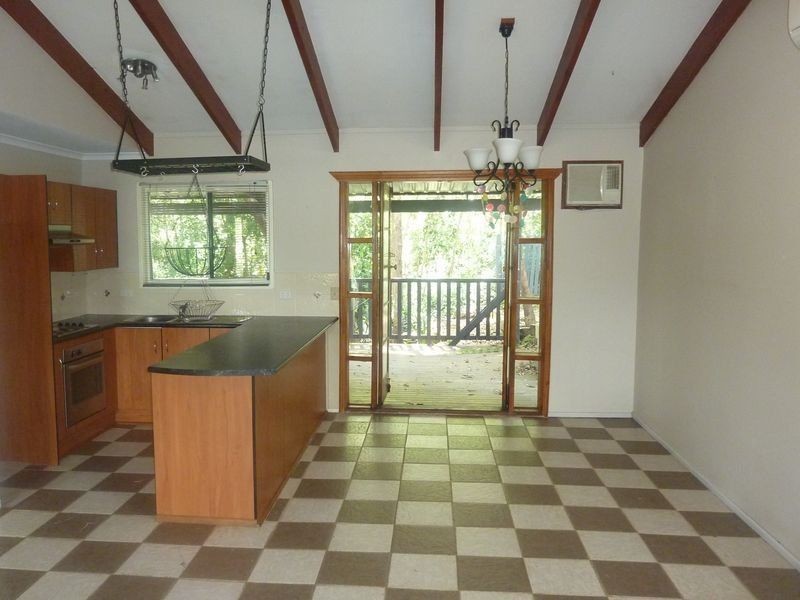 5 Surrey Road, Bellbird Park QLD 4300