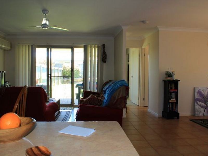 2/18 De Valera Street, Collingwood Park QLD 4301