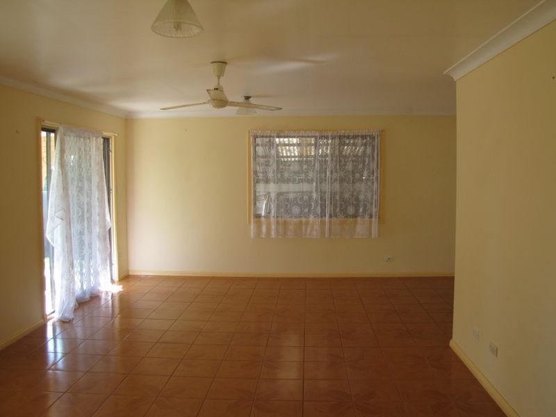9 Langley Road, Camira QLD 4300