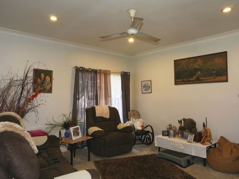 7 Yarrow Court, Redbank Plains QLD 4301