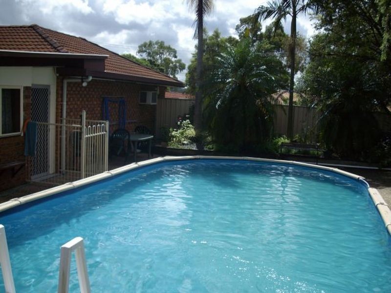1 Lambrook Court, Camira QLD 4300