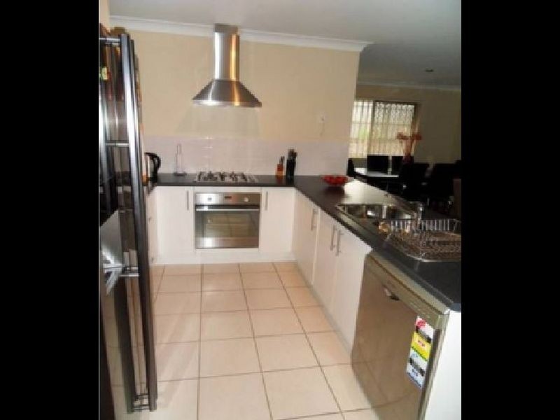 1/7 Charlton Close, Collingwood Park QLD 4301