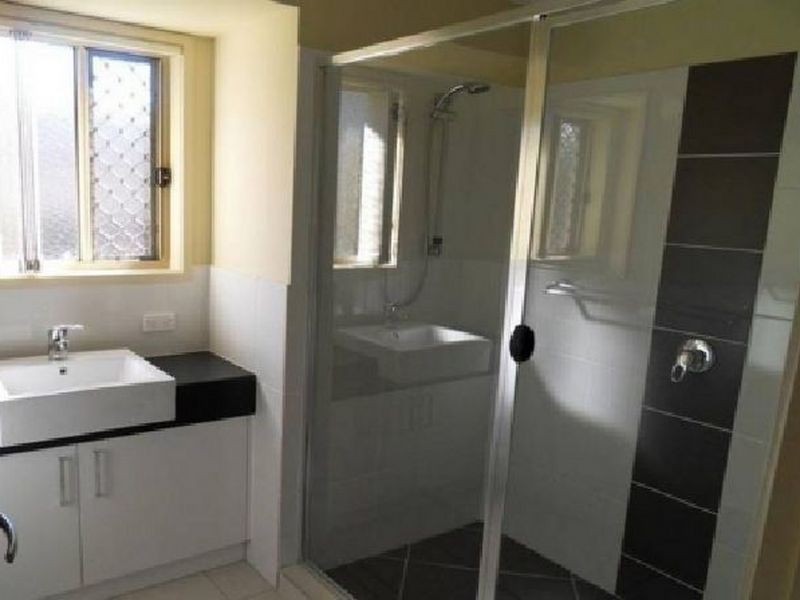1/7 Charlton Close, Collingwood Park QLD 4301
