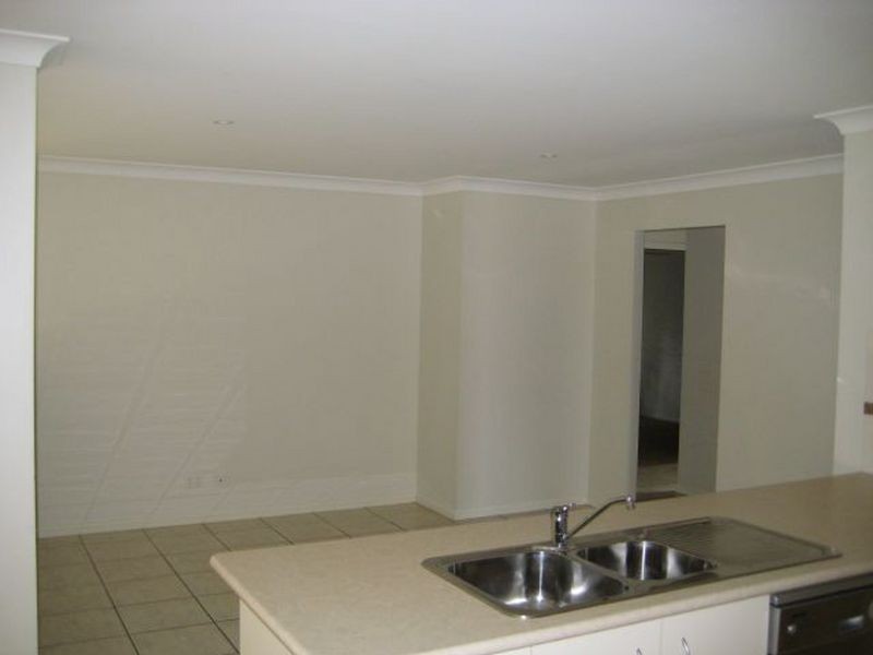 12 McCubbin Court, Goodna QLD 4300