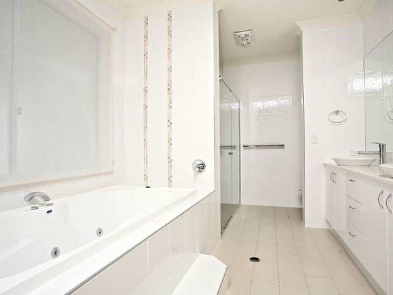 7 Rufous Crescent, Brookwater QLD 4300