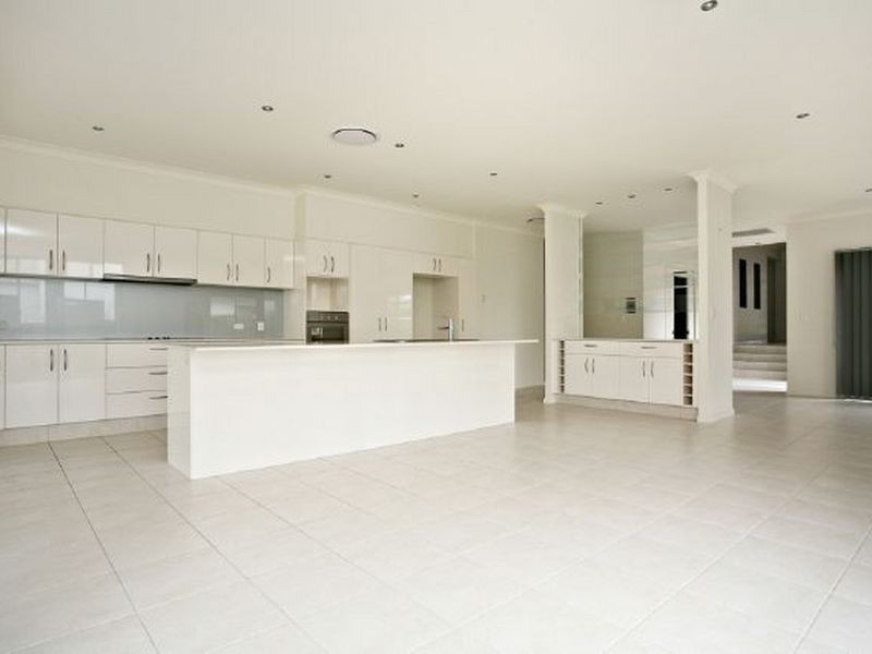 7 Rufous Crescent, Brookwater QLD 4300