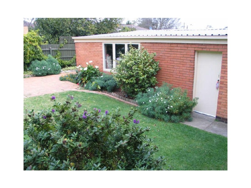 6 Leyland Road, Mount Waverley VIC 3149